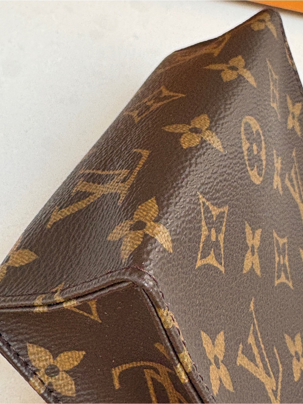 Authentic Louis Vuitton Monogram Toiletry 15 - Picture 7 of 10